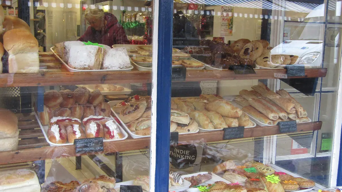 Heather's Bakery – bakery in Kearsley town centre
